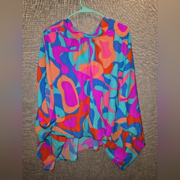 Colorful Abstract Patterned Top - Picture 1 of 3